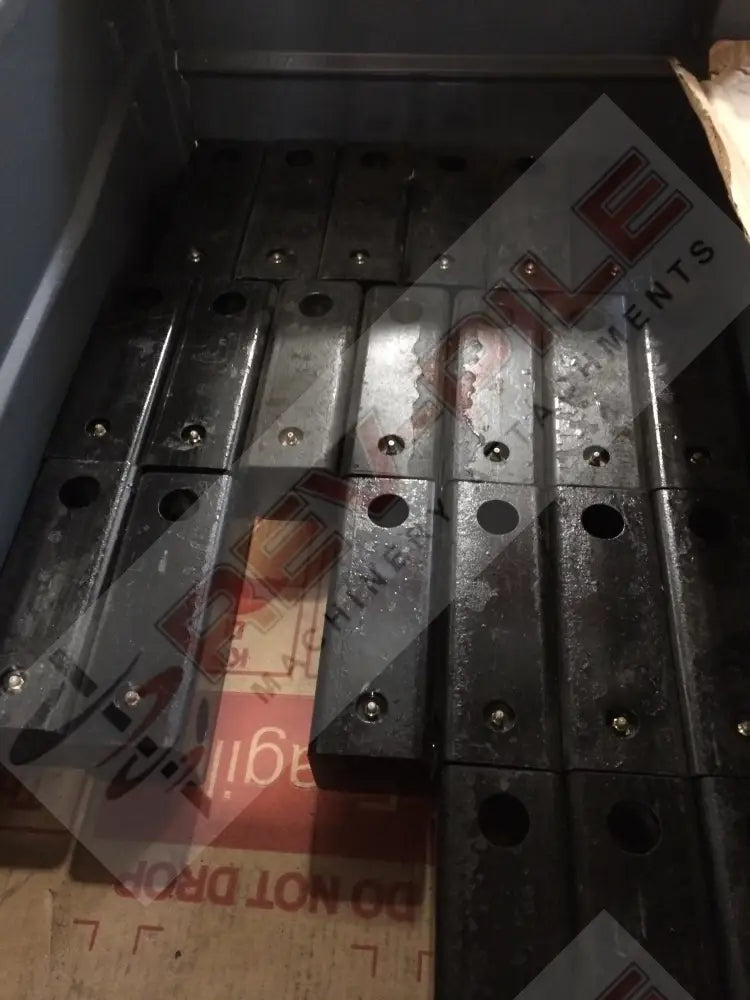 Load image into Gallery viewer, linkage 100mm square for connecting digga drive to machine mount on skid steer, excavator or backhoe for helical screw pile installation
